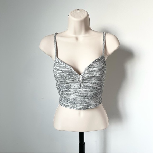 Hollister Cropped Tank Gray Size Small Ribbed Knit Crop Tank Top - Picture 7 of 7